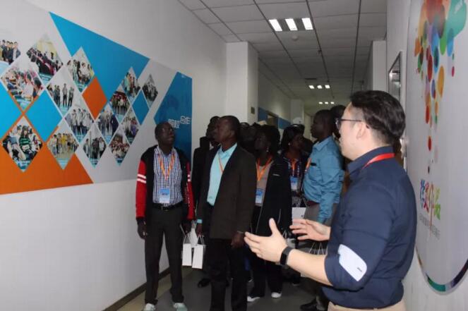 中国援南苏丹教育技术项目--(南苏丹)IT技术代表团参访云和数据