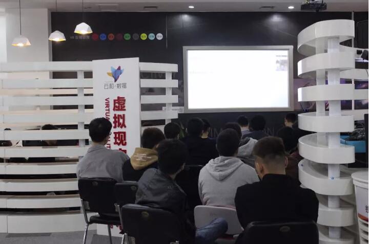 在别家学IT都是本土风,在云和却走国际范儿