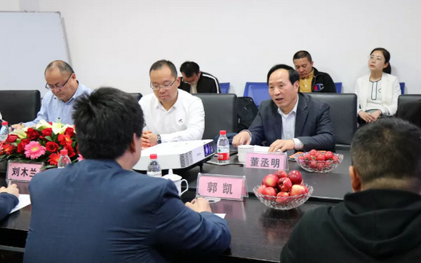 1556607754971697.jpg 配图8 河南现代教育科技集团领导莅临云和数据指导工作.jpg