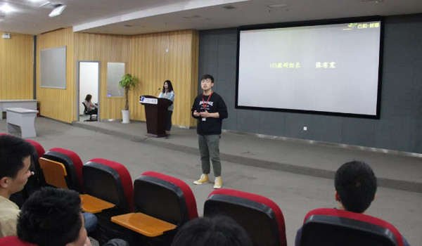 1557277868884027.jpg 配图3 云和数据Java、PHP、HTML5三大专业集体毕业典礼.jpg